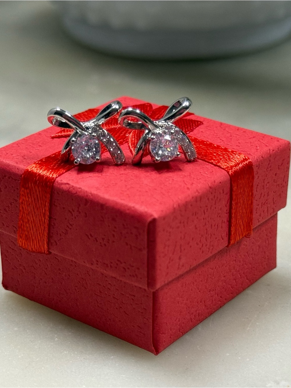 S925 Elegant Silver Bow Crystal Stud Earrings - Clear/White